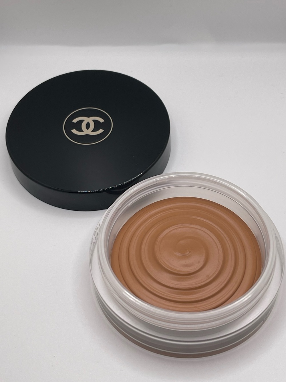 CHANEL - Les Beiges Healthy Glow Bronzing Cream (390) - Picture 6 of 7